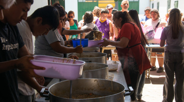 El 15% de los trabajadores en la Argentina de Milei tienen problemas para comprar comida