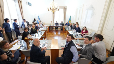 El oficialismo votó en unidad y logró despacho de mayoría para Presupuesto y Ley Fiscal