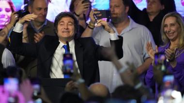 Vacarezza advirtió que “ganó Milei, pero el país está en un equilibrio inestable”