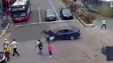Conmoción en Lanús: Manejaba en ojotas y atropelló a tres jubiladas