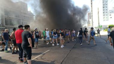 Cooperativistas, contra Julián Álvarez por sueldos de 130 mil pesos: "Sostiene salarios de miseria"