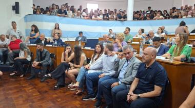 Con la presencia de Otermín, juraron los nuevos concejales en Lomas