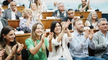 Con la presencia de Otermín, juraron los nuevos concejales en Lomas