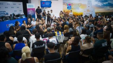 Otermín recibió en Lomas al Cuervo Larroque y compartieron un encuentro con jóvenes