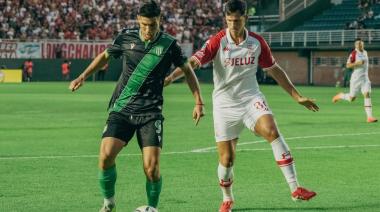 Banfield tuvo la victoria, pero no la supo sostener