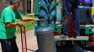 Operativos de recarga de garrafas en 9 de Abril