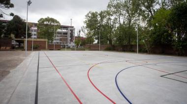 Continúan con las obras del sendero seguro para las escuelas "John F. Kennedy” y “Cnel. Luis Piedrabuena”