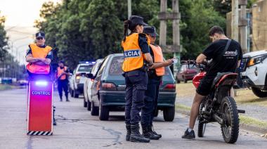 Los operativos rotativos de saturación policial desembarcaron en Don Orione