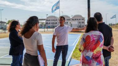 Julián Álvarez supervisó el avance de las obras en distintas instituciones educativas