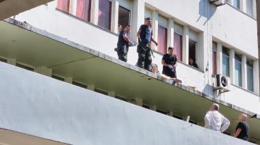 Investigan la caída de una mujer desde un cuarto piso en el Hospital Churruca