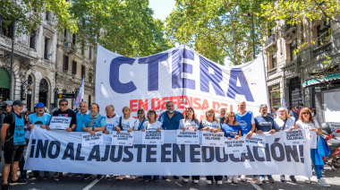 Los salarios docentes perdieron la mitad de su poder de compra desde que asumió Milei