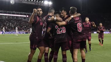 Lanús vapuleó a Newell's en La Fortaleza y se mete en la lucha de arriba
