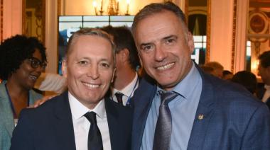 Gray participó de un encuentro con Yamandú Orsi