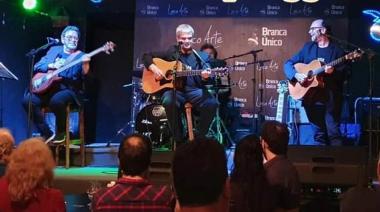 Los Fantasmas de Liverpool y Creedencials en Loco Arte