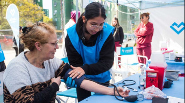 "Sábados de Salud en el Barrio" en la plaza Leandro N. Alem