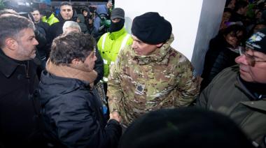 Kicillof viajó a Tierra del Fuego para homenajear a veteranos y caídos