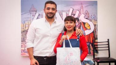 Balladares entregó kits escolares y guardapolvos