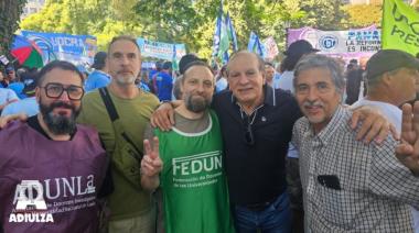 “Estamos cobrando la mitad de lo que un docente cobraba en noviembre del 2023”