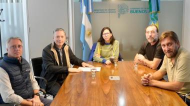 Gray y Batakis analizaron obras de viviendas en San Agustín y Juan Pablo II