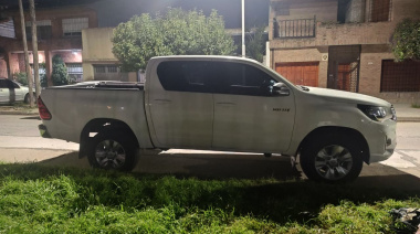 Adolescentes robaron una camioneta en Avellaneda: los atraparon escondidos en una escalera