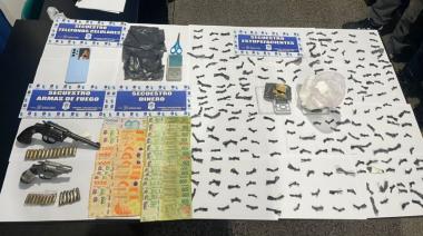 Tres allanamientos en Lanús: dos detenidos, armas y más de 220 dosis de pasta base secuestradas