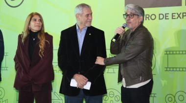 Ferraresi manchado por privilegios de casta: licencia y viviendas para funcionarios