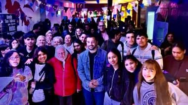 Carmen Arias y Agustín Balladares brindaron una charla en Lanús