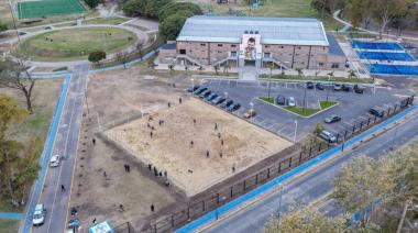Inauguran una nueva cancha de arena en el Parque Central Las Colonias