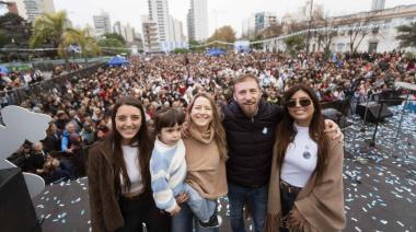 Miles de vecinos celebraron Lomas por la Patria en Comunidad