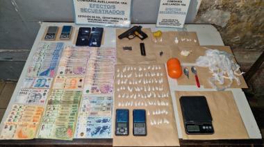 Cinco compras controladas para atraparla: cayó una mujer narco por venta de drogas en Avellaneda