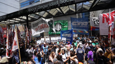La vigencia de los convenios colectivos, la primera batalla contra la reforma laboral libertaria
