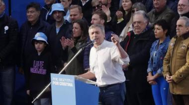 Otermín y Julián Álvarez participaron del multitudinario acto en apoyo a Cristina Kirchner