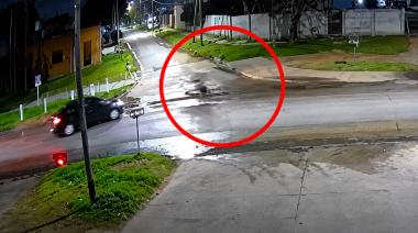 Lo atropelló, le rompió la mandíbula y escapó: buscan al conductor que dejó a un joven gravemente herido