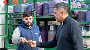 Barrio San Norberto: operativo de recarga de garrafas