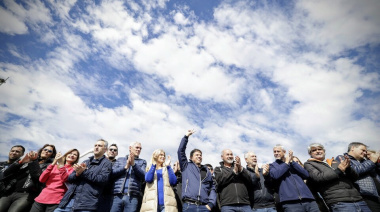 Los alcaldes axelistas presionan por el desdoblamiento electoral