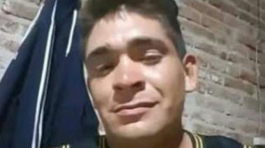 Buscan a un asesino prófugo: "Lo apuñaló en el pecho, en la cara y le dibujó una A"