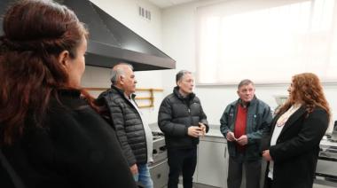 Gray inauguró obras en la escuela 17 de El Jagüel