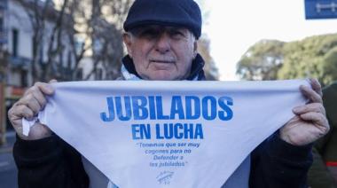 Jubilados advierten que la pérdida de ingresos y los recortes en salud agravan su situación