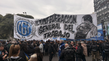En la marcha contra el endeudamiento familiar, Jerez advirtió sobre la situación: "Es angustiante"