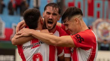 Victoria agónica de Talleres para seguir mirando a todos desde lo más alto