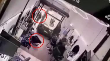 Un adolescente mató a puñaladas a un joven en una barbería de Dock Sud