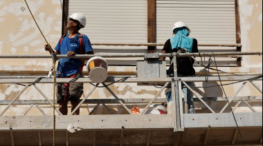 La paradoja libertaria: Trabajar más horas para ganar menos
