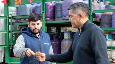 Operativo de recarga de garrafas en 9 de Abril
