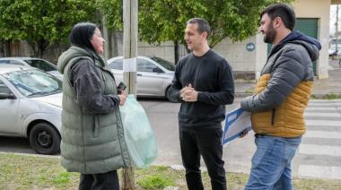 Julián Álvarez recorrió las obras de pavimentación en Villa de los Industriales