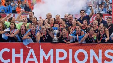 Berni impulsa un reconocimiento a las Leonas tras consagrarse campeonas del mundo