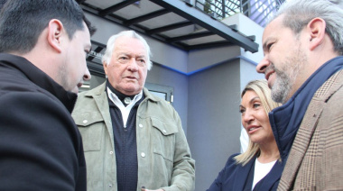 Barrionuevo inauguró el primer gimnasio sindical en la delegación Lomas de Zamora