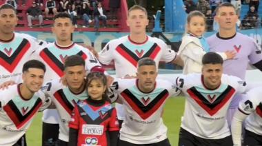 Brown de Adrogué se complicó solo y se juega todo en la última fecha