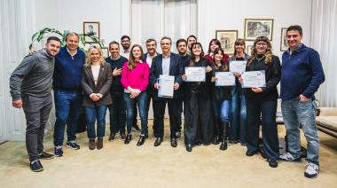 Cascallares, Fabiani y Paula Eichel entregaron certificados a trabajadores municipales