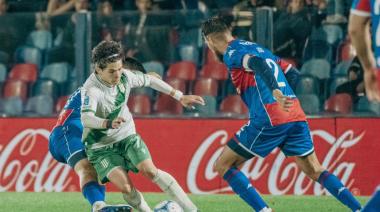 Banfield volvió al triunfo y sueña con los playoffs
