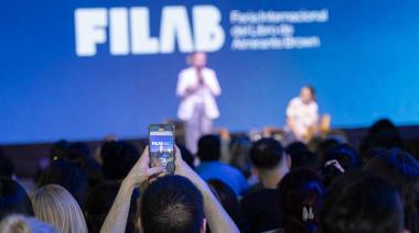 Arranca la 10° Feria del Libro de Brown con Felipe Pigna, Claudia Piñeiro, Lalo Mir, María O´Donnell y Virus
